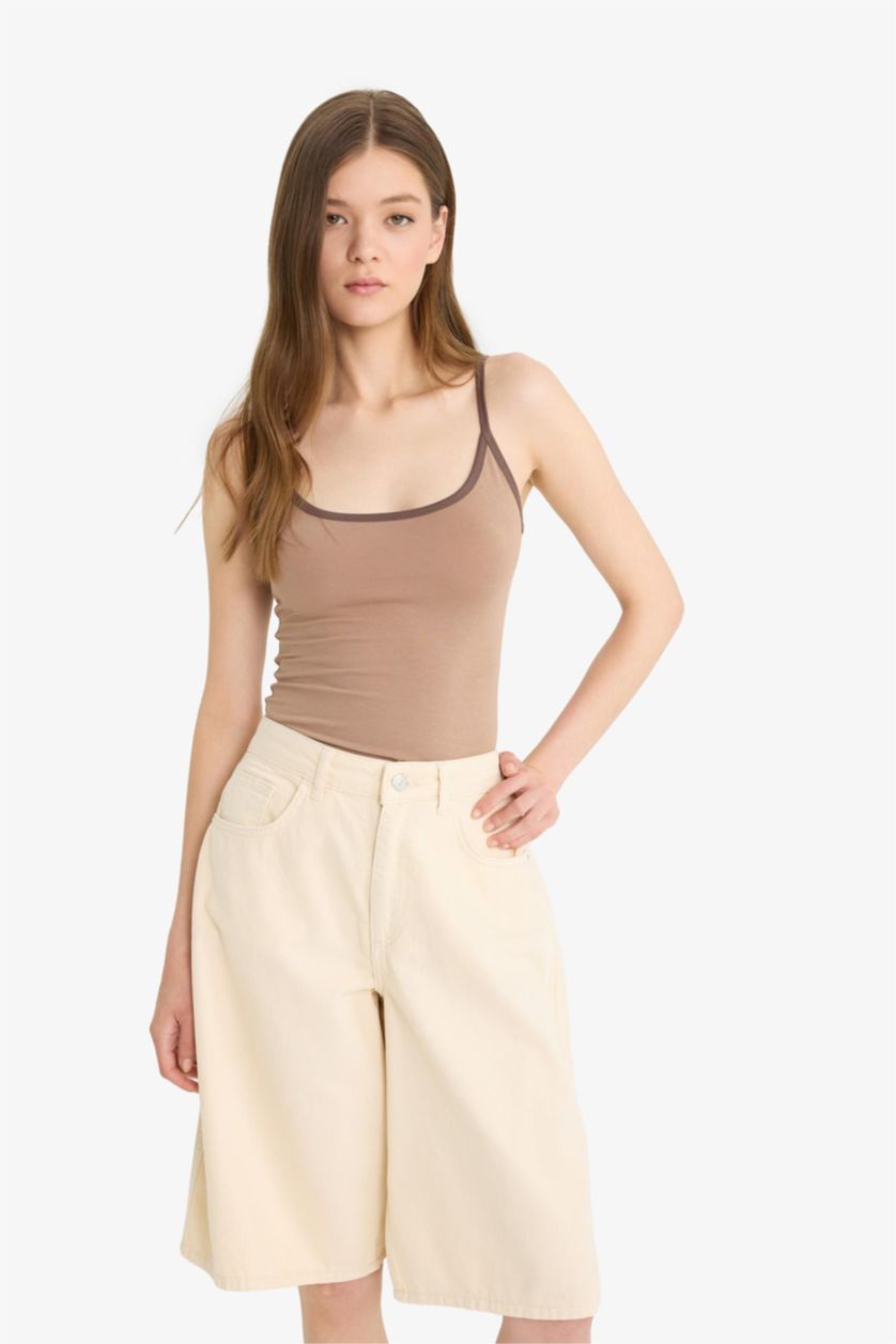 Woman Ecru Normal Waist Short Leg Gabardine Bermuda Shorts