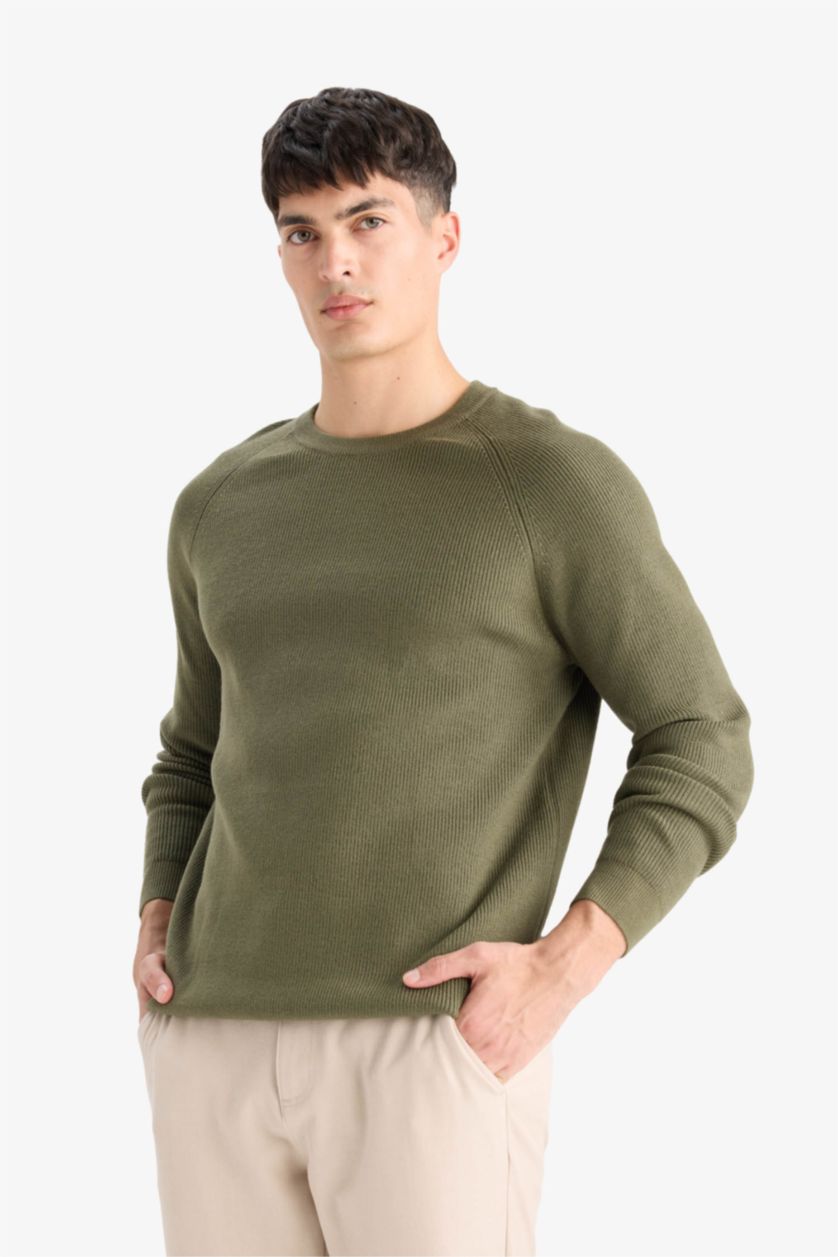 Man Khaki Standard Fit Crew Neck Knitwear Pullover