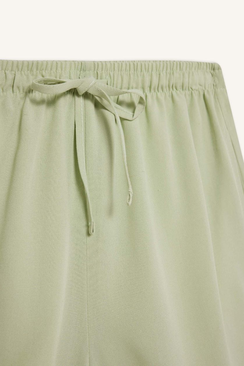 Kadın Mint Normal Beli Lastikli Cepli Keten Karışımlı Şort