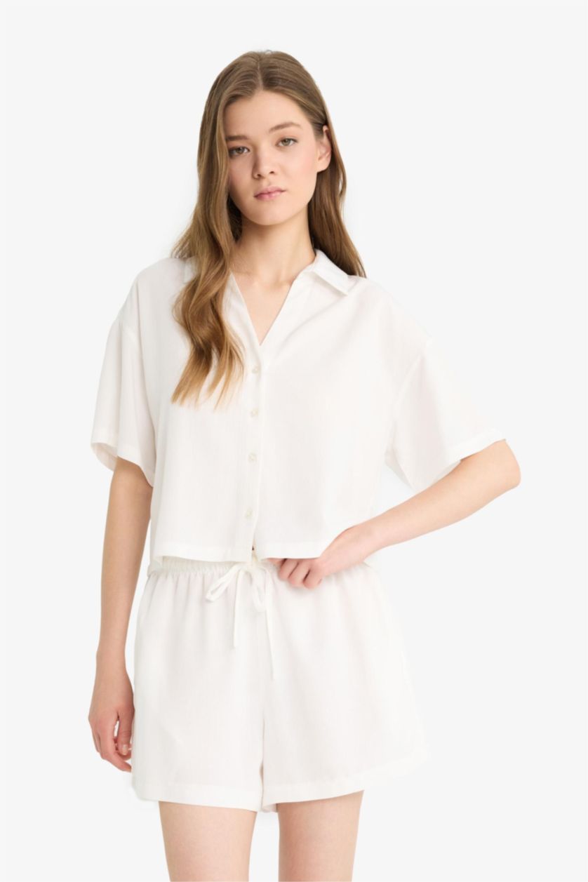 Woman White Normal Waist Short Leg Linen Blend Shorts