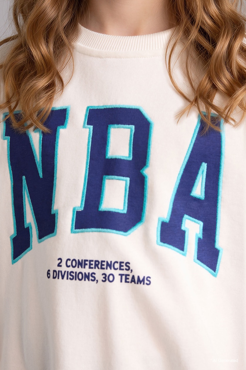 بنات بيج فاتح Oversize NBA Crew Neck Sweatshirt