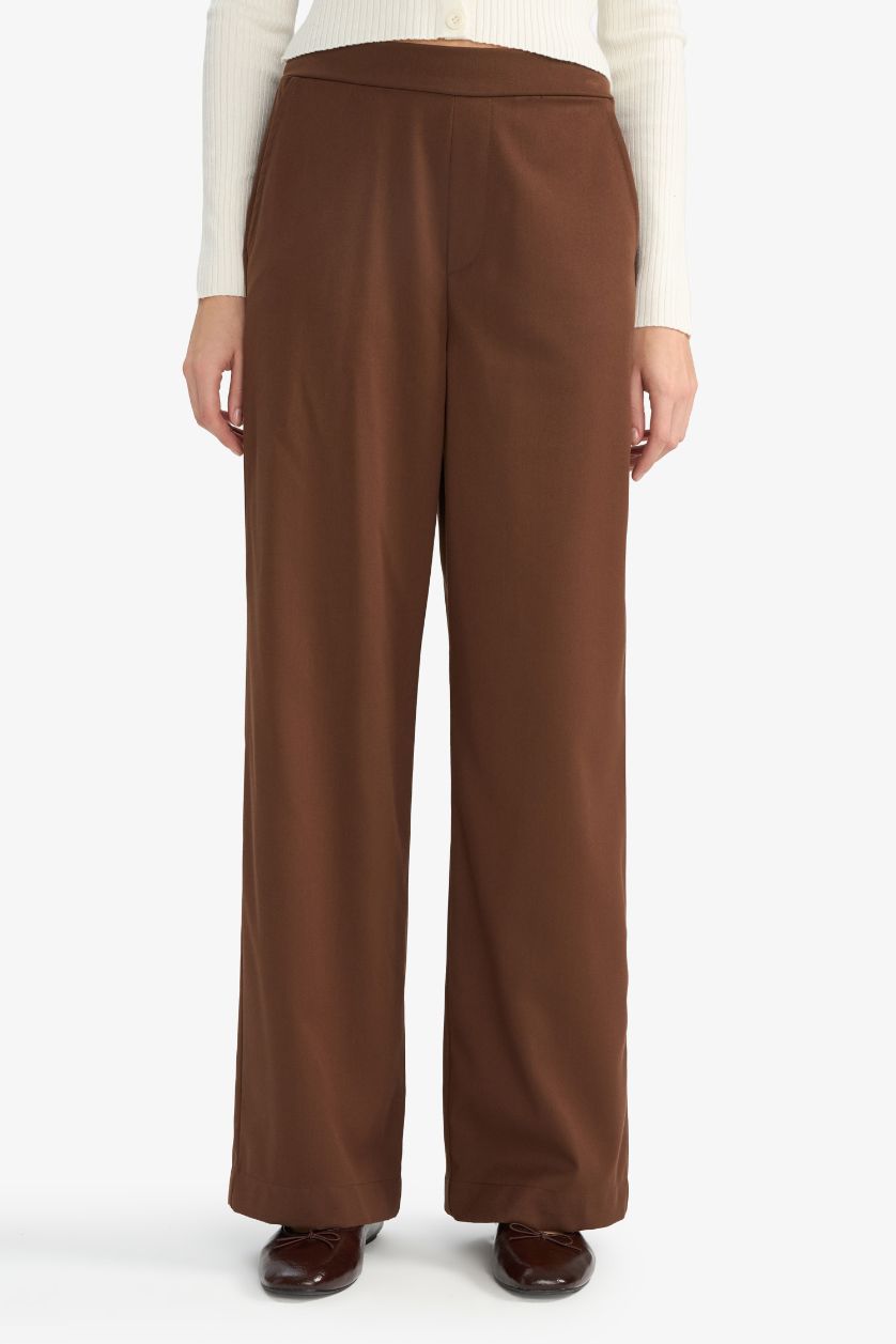 حريمي بني بنطلون وايد ليج برجل واسع