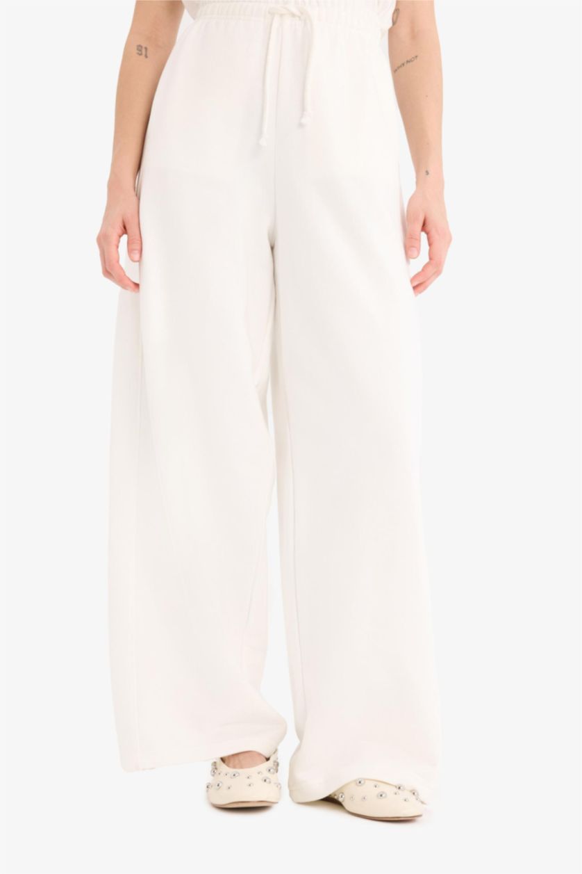 Woman White Trousers