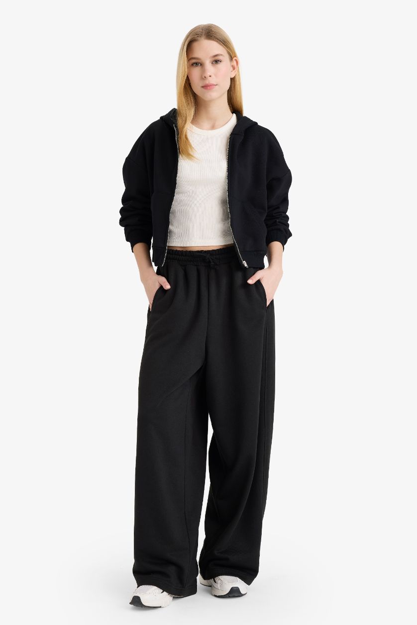 Woman Black Barrel Fit Trousers