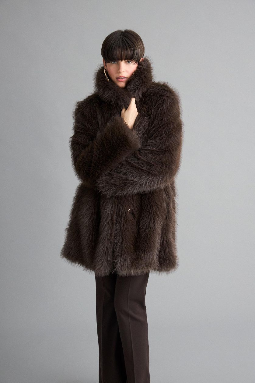 Woman Brown Regular Fit Zippered Faux Fur Jacket