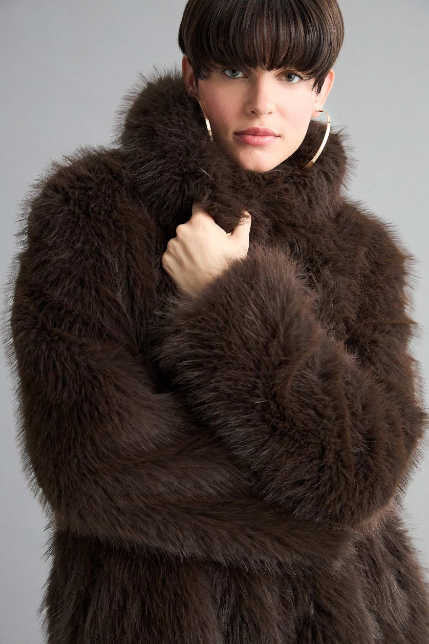 Woman Brown Regular Fit Zippered Faux Fur Jacket