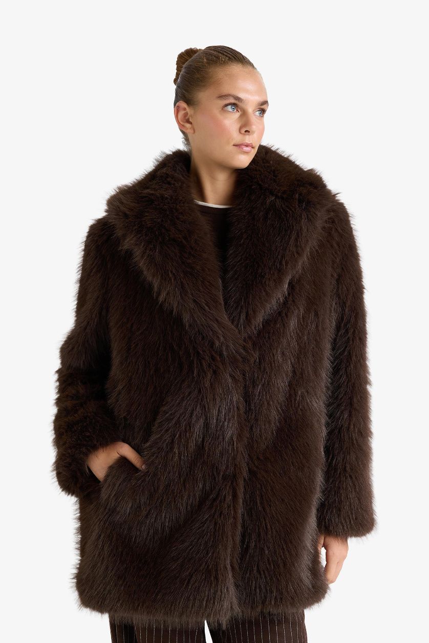 Woman Brown Regular Fit Zippered Faux Fur Jacket