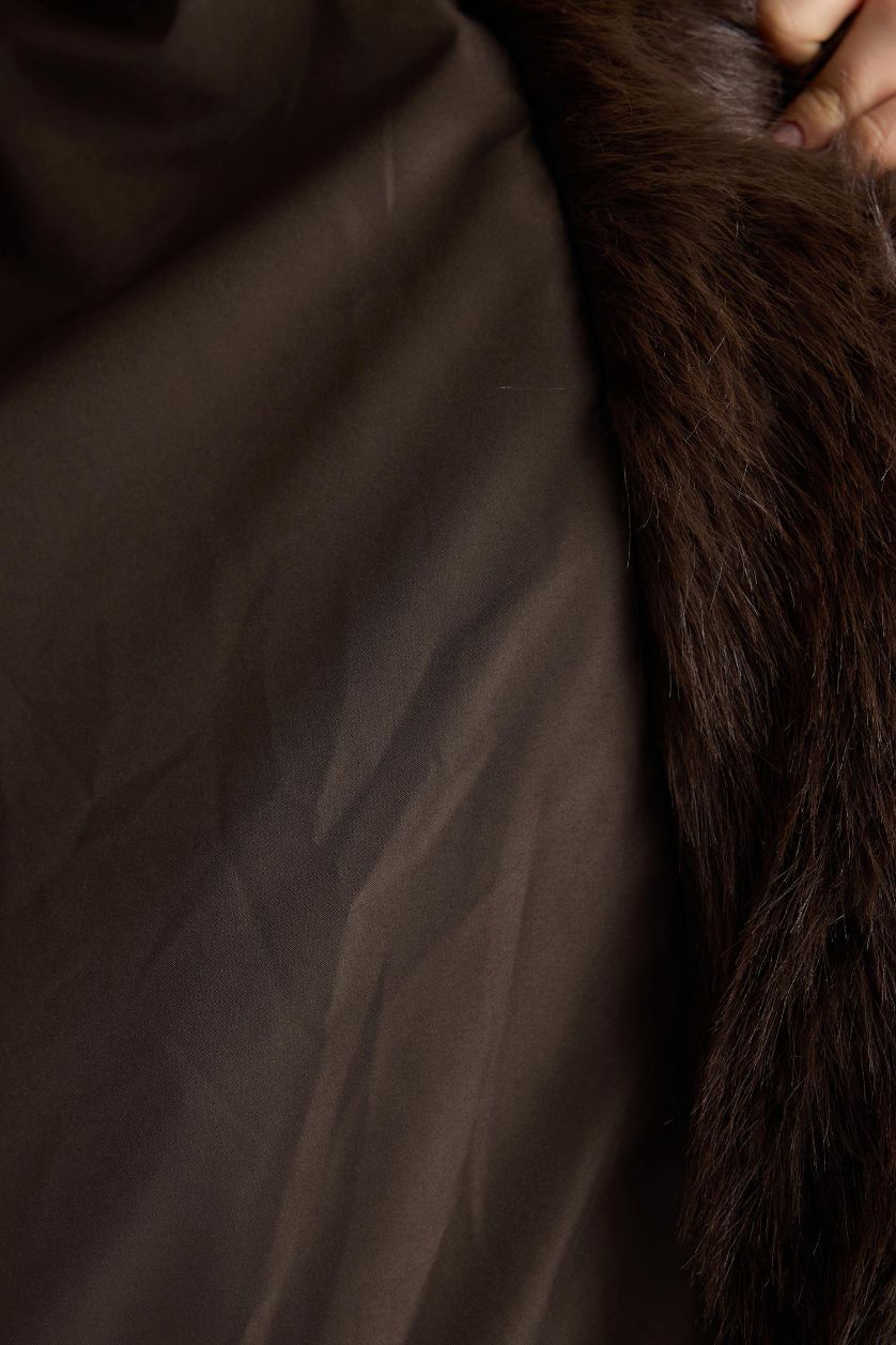 Woman Brown Regular Fit Zippered Faux Fur Jacket