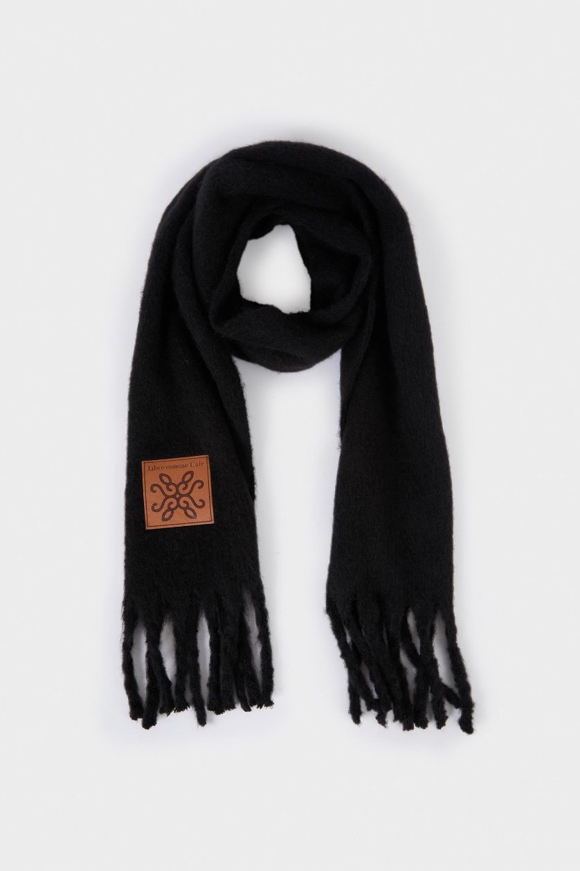 Woman Black Woman Woven Label Scarf
