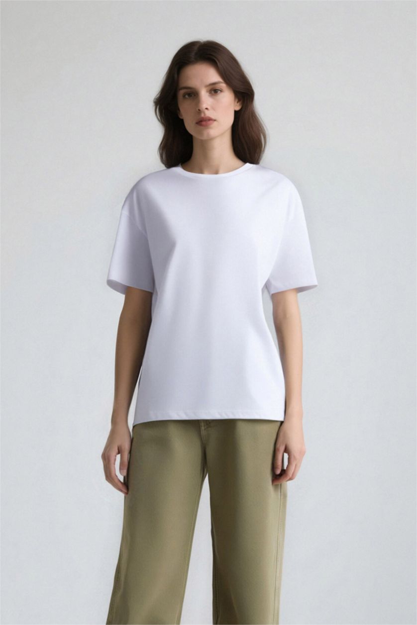 Kadın Beyaz Oversıze Kısa Kollu Tişört