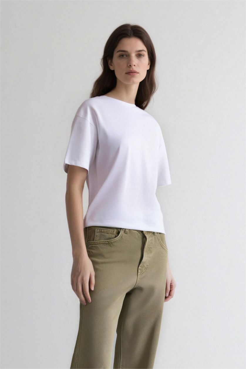 Kadın Beyaz Oversıze Kısa Kollu Tişört