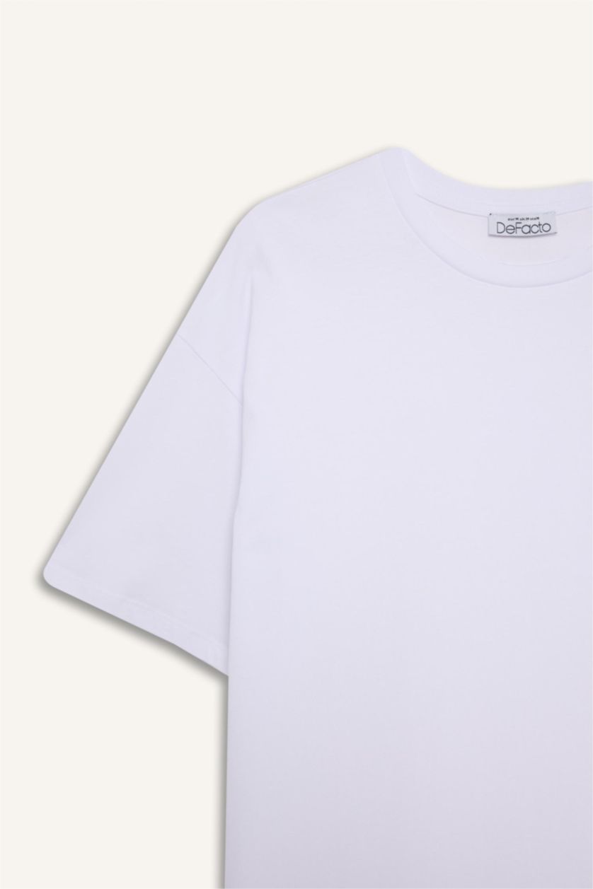 Kadın Beyaz Oversıze Kısa Kollu Tişört