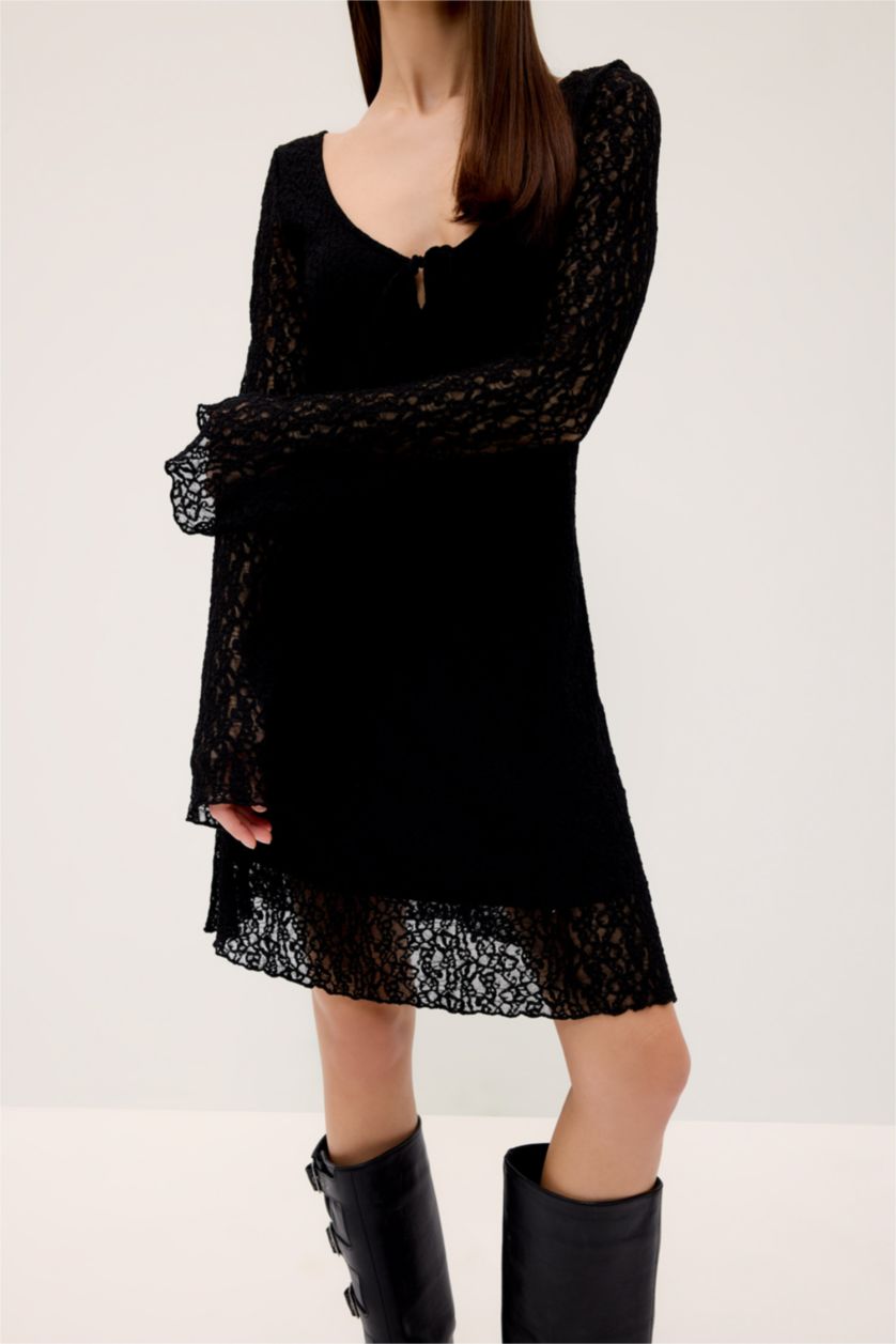 Kadın Siyah V Yaka Dantel Uzun Kollu Mini Elbise