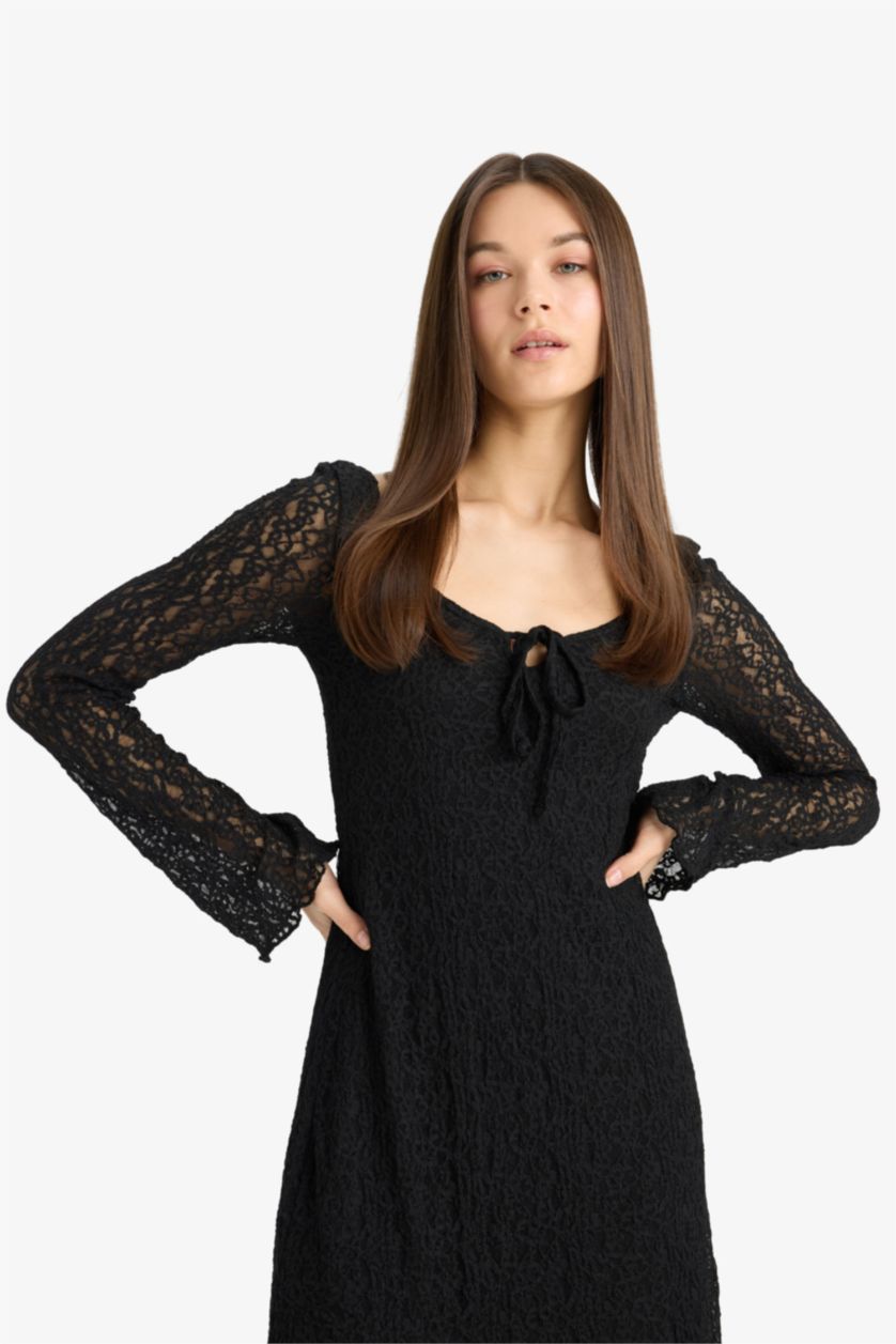 Kadın Siyah V Yaka Dantel Uzun Kollu Mini Elbise