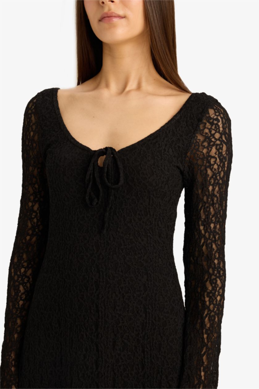 Kadın Siyah V Yaka Dantel Uzun Kollu Mini Elbise