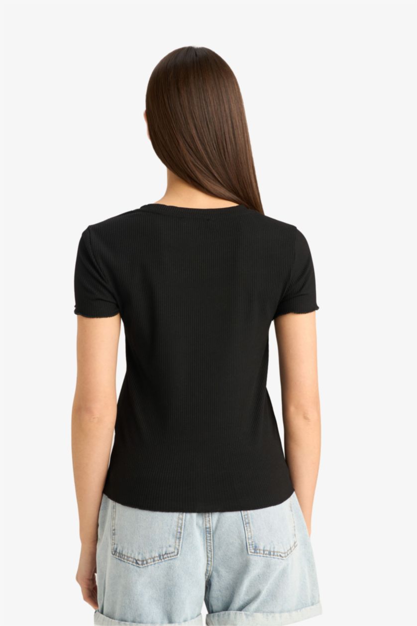 Kadın Siyah Fitted Bisiklet Yaka Basic Düz Kısa Kollu Siyah Tişört