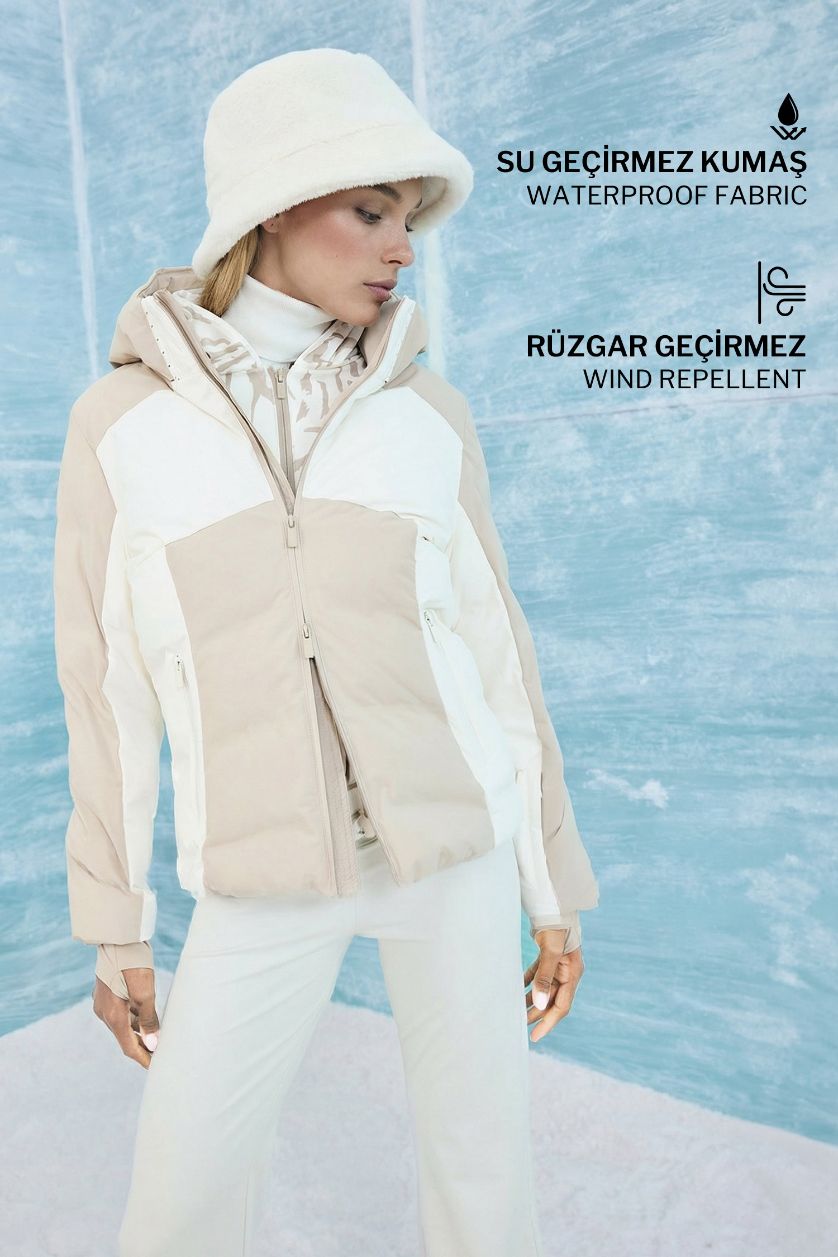 Woman Beige Waterproof Regular Fit Hooded Ski Jacket