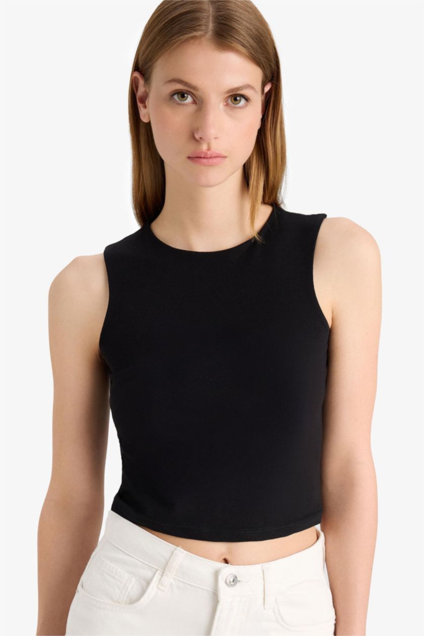 Woman Black Regular Fit Basic Crew Neck Black Tank Top