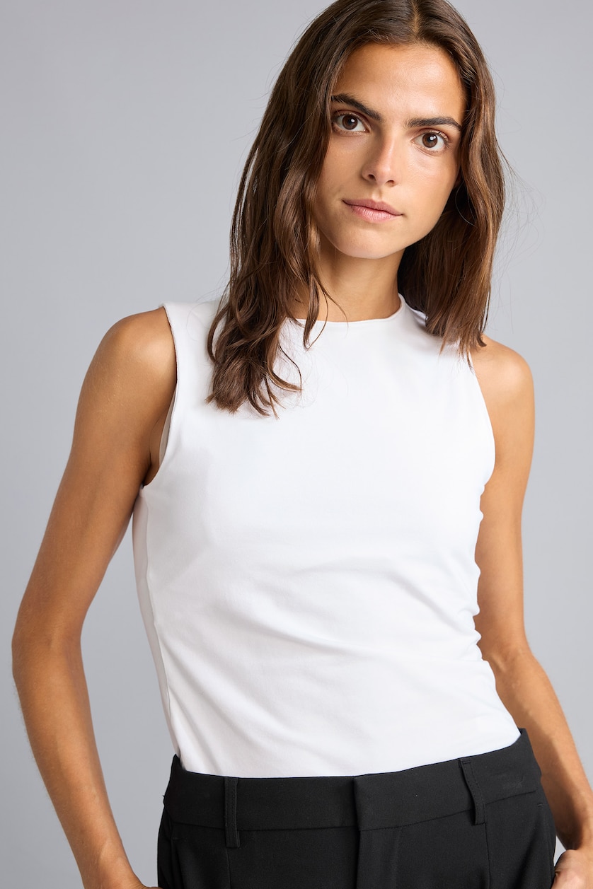 Women White Regular Fit Basic Crew Neck Tank Top