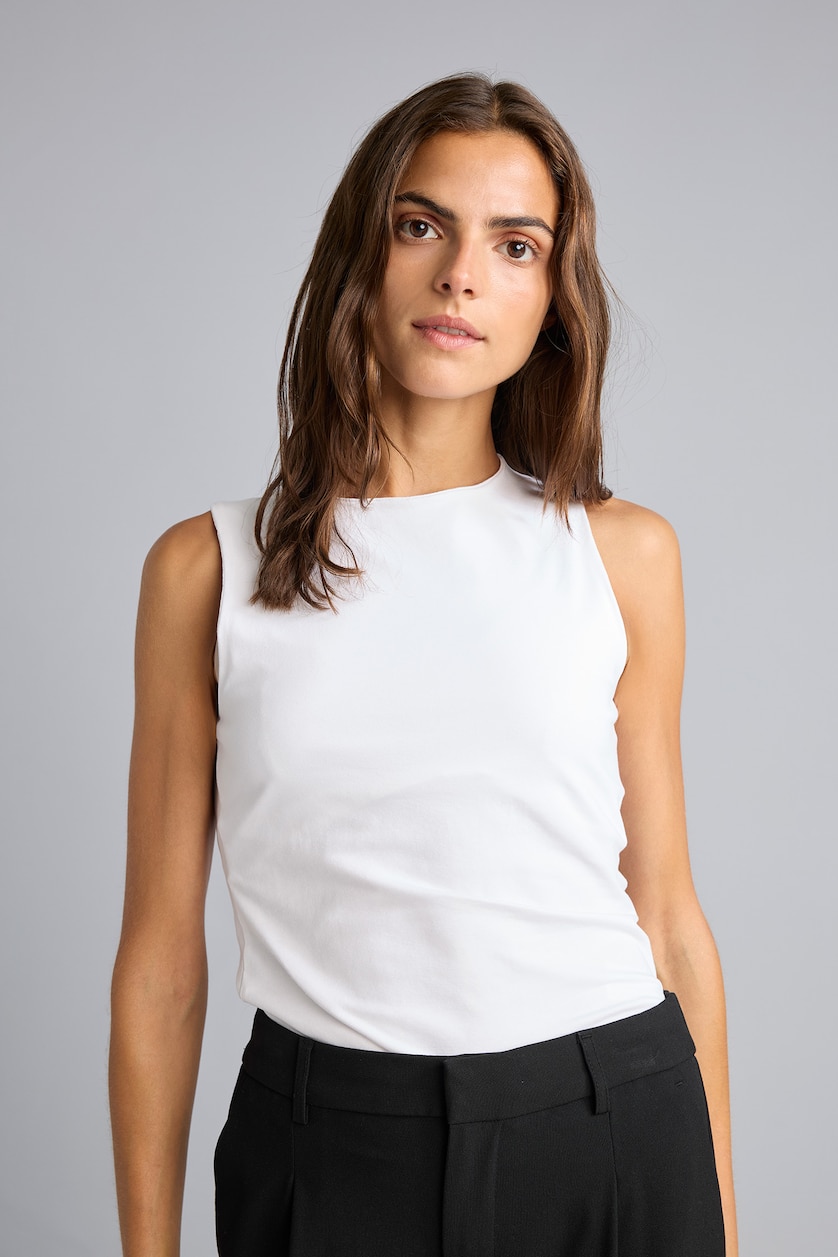 Women White Regular Fit Basic Crew Neck Tank Top