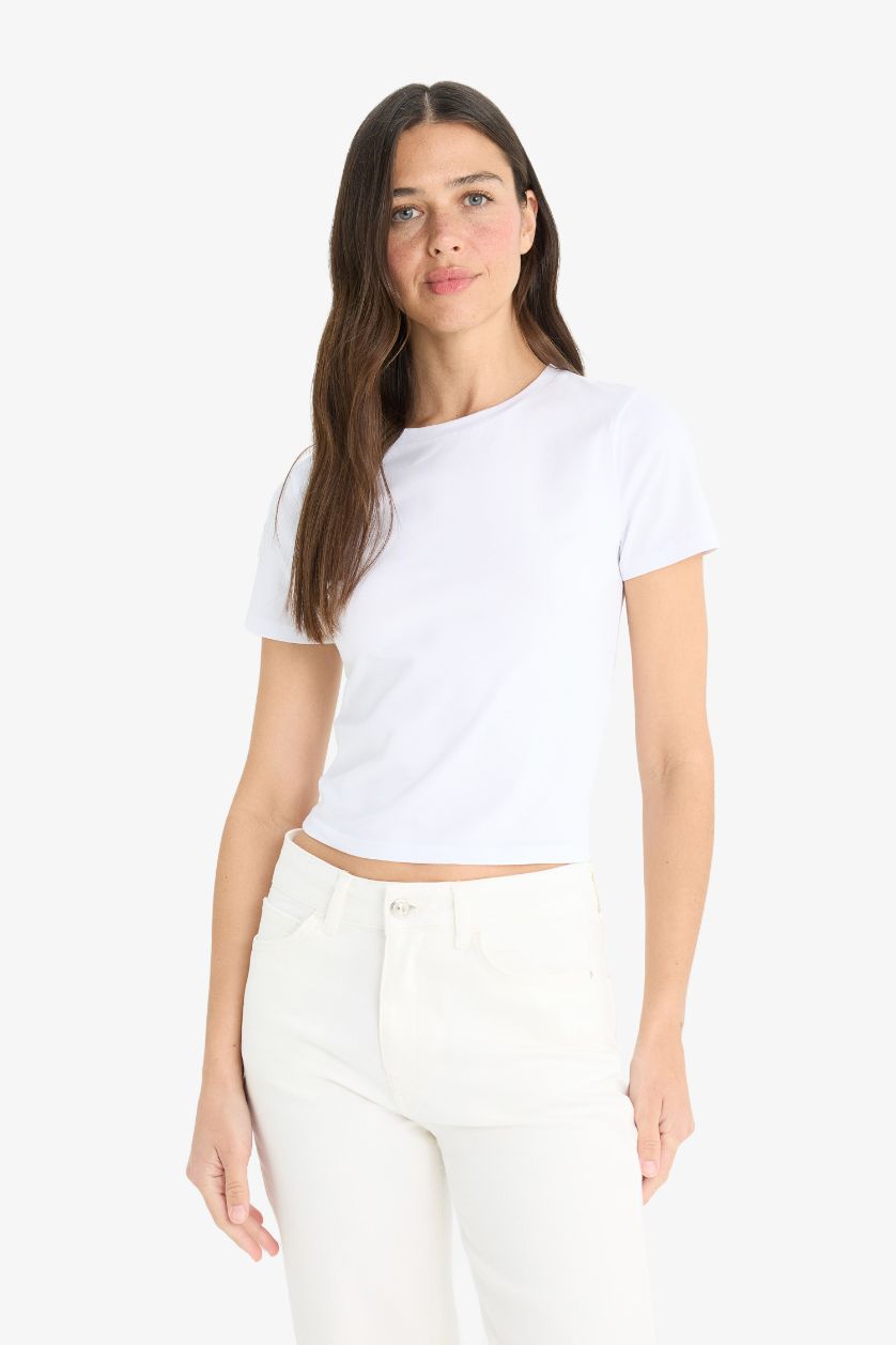 Kadın Beyaz Slim Fit Dar Kesim Bisiklet Yaka Basic Düz Kısa Kollu Beyaz Tişört