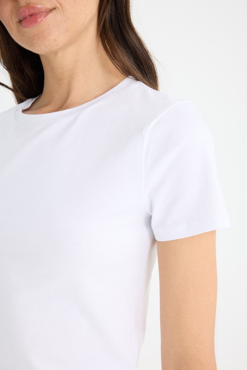 Kadın Beyaz Slim Fit Dar Kesim Bisiklet Yaka Basic Düz Kısa Kollu Beyaz Tişört