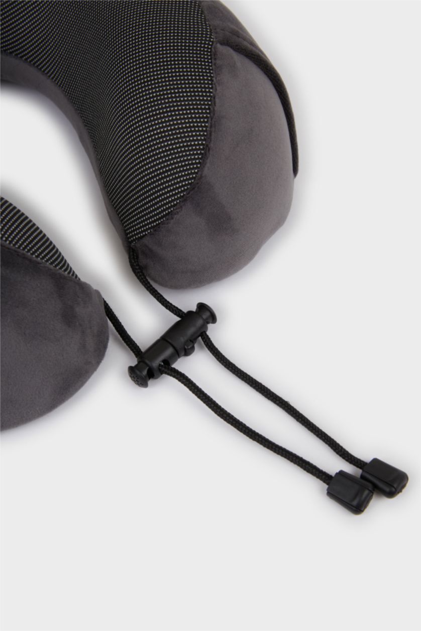 Kadın Siyah Boyun Yastığı