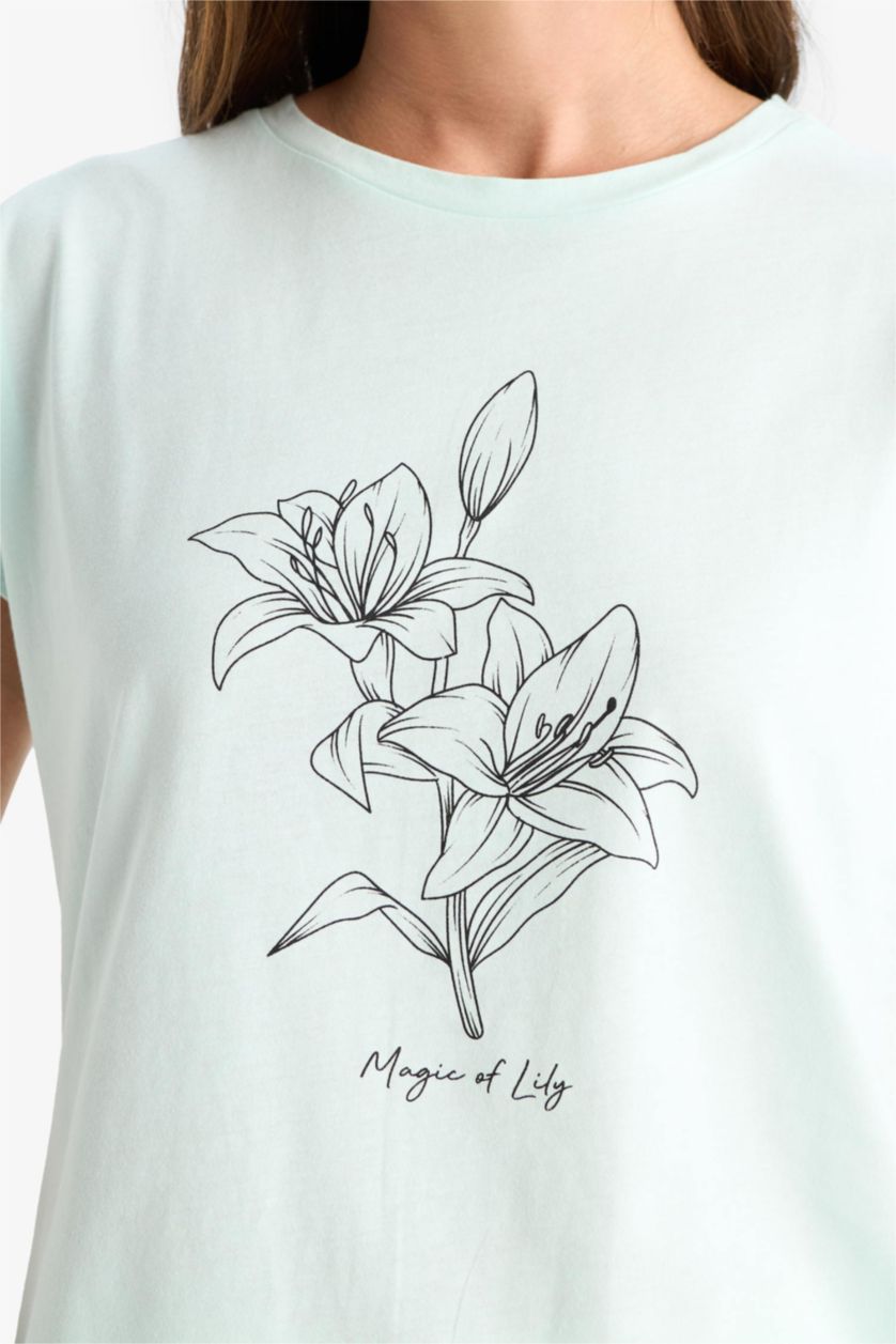 نساء نعناعي فاتح تيشيرت نص ردن فلورال قصة عادية بياخة مستديرة