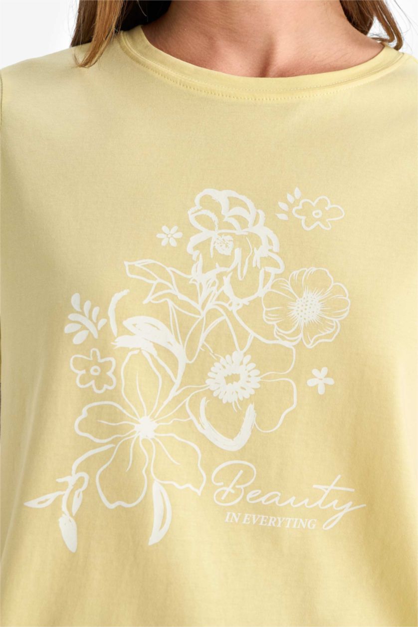 Kadın Açık Sarı Regular Fıt Bisiklet Yaka Etnik Desenli Penye Kısa Kollu Tişört
