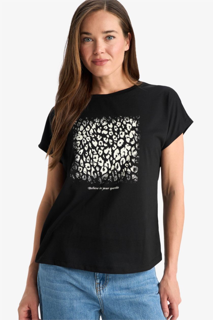 Woman Black Regular Fit Crew Neck Floral T-Shirt