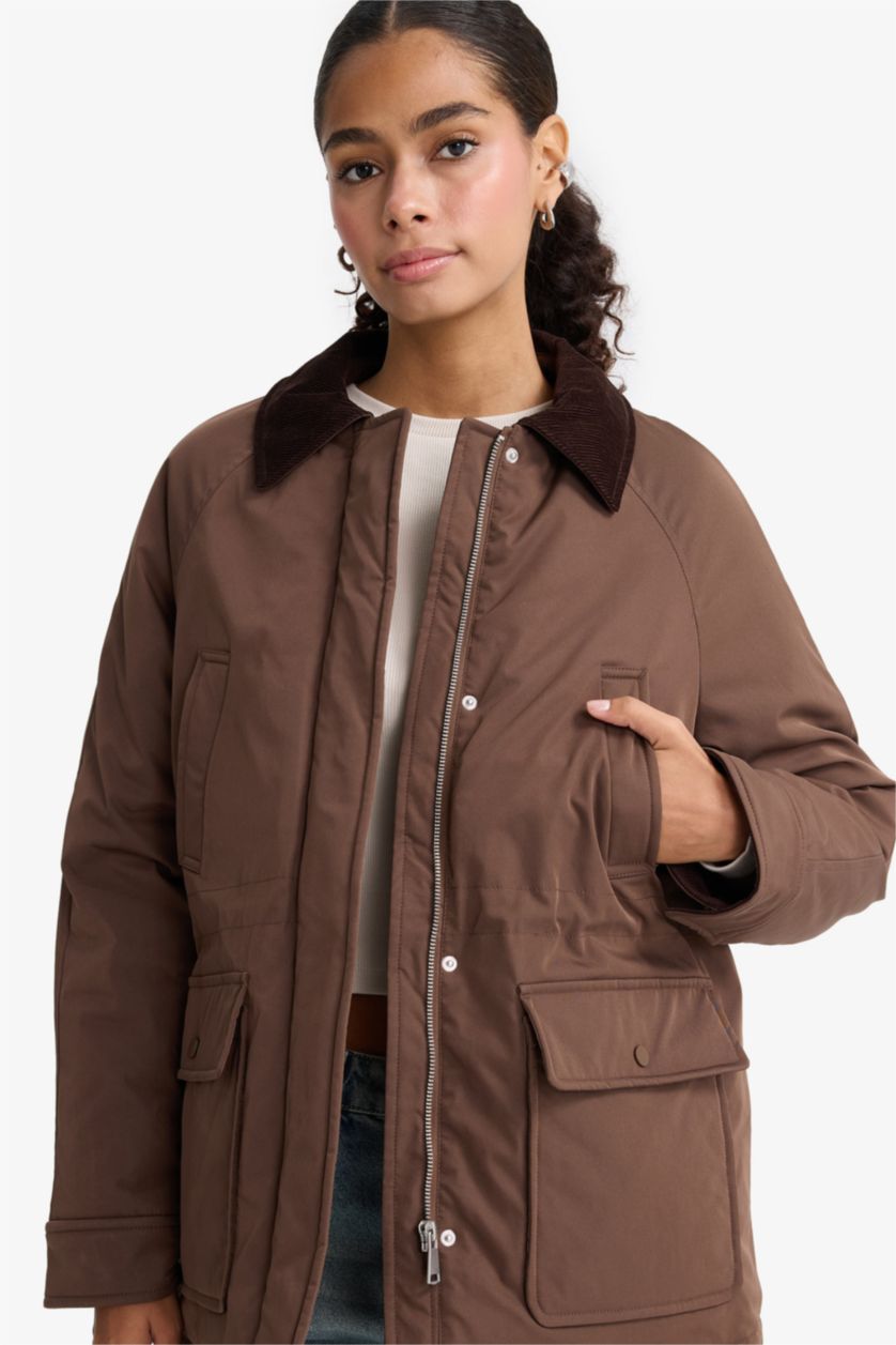 Kadın Kahve Regular Fit Kontrast Yaka Fermuarlı Parka