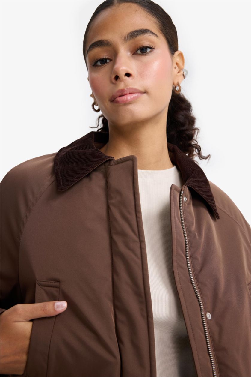 Kadın Kahve Regular Fit Kontrast Yaka Fermuarlı Parka