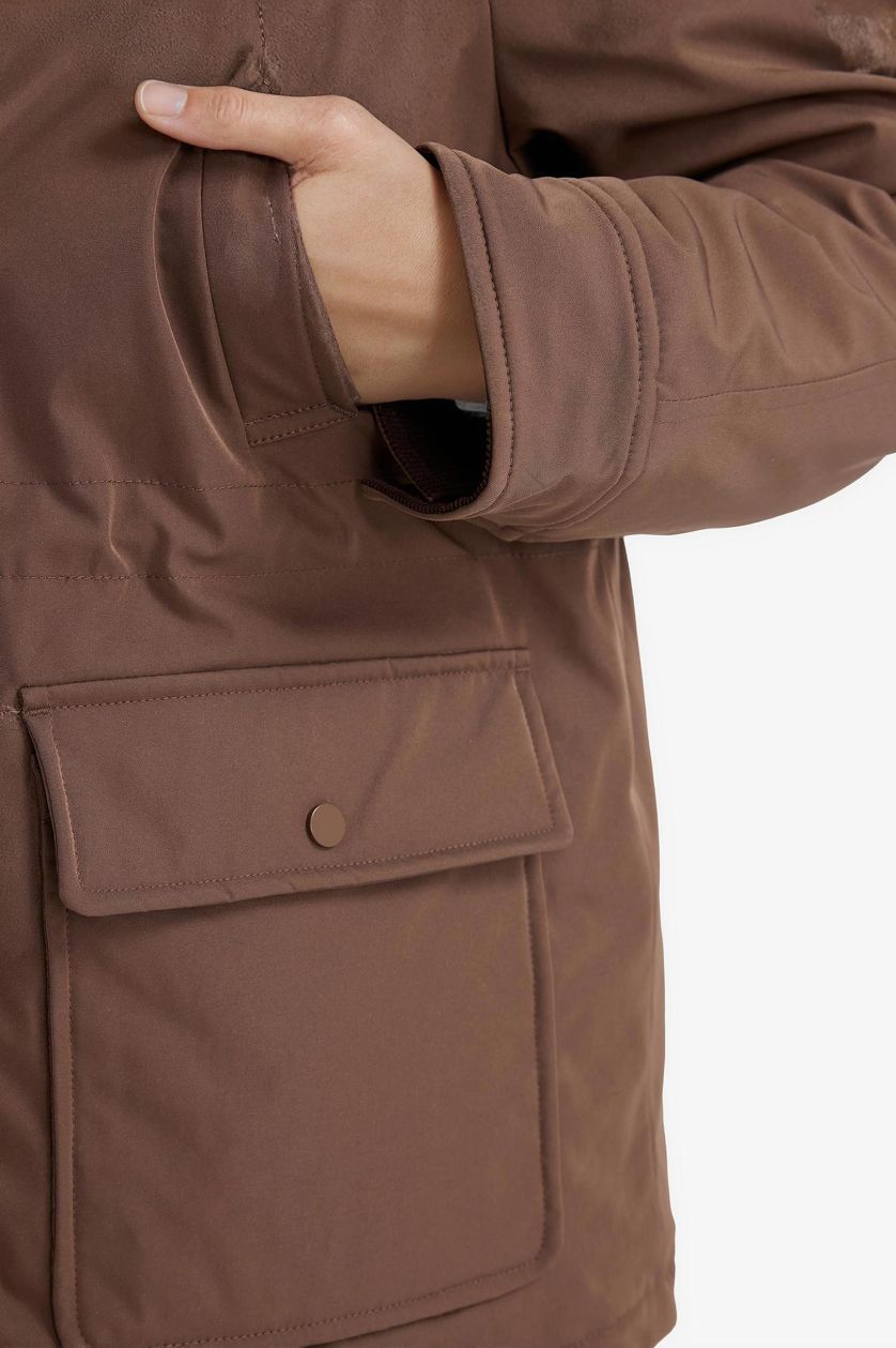 Kadın Kahve Regular Fit Kontrast Yaka Fermuarlı Parka