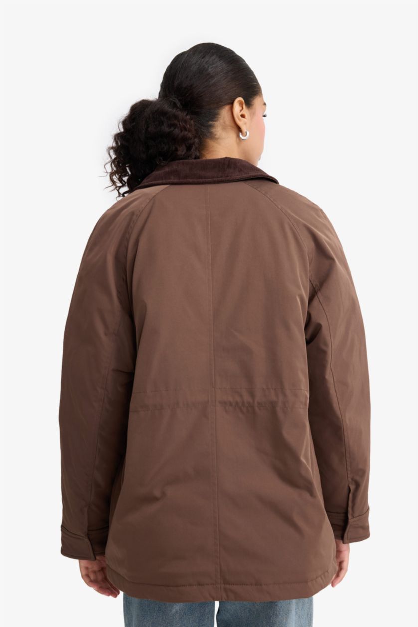 Kadın Kahve Regular Fit Kontrast Yaka Fermuarlı Parka