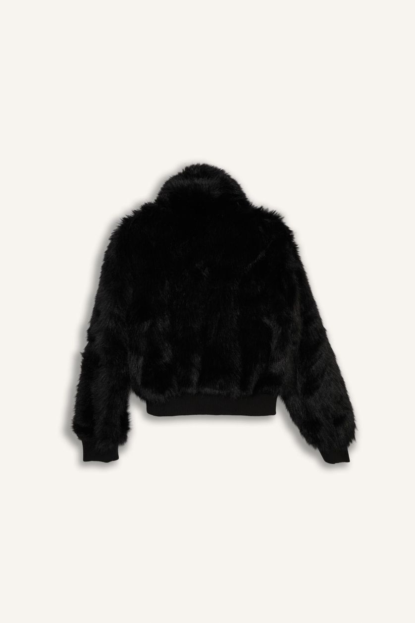 Kadın Siyah Regular Fit Fermuarlı Kısa Suni Kürk
