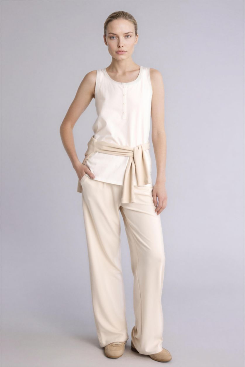 WOMAN Ecru تانك توب قصة عادية بياقة مستديرة