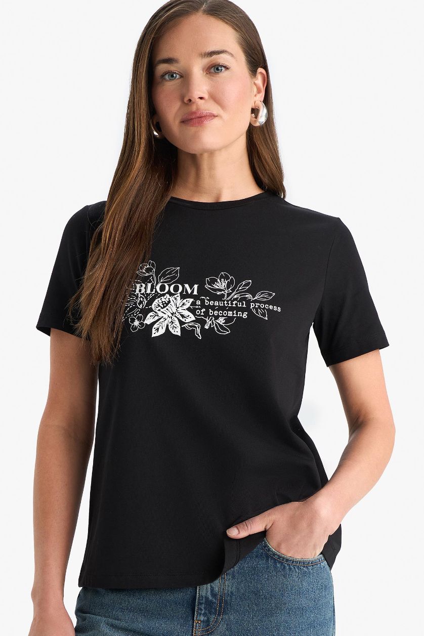 Woman Black Regular Fit Crew Neck Floral Cotton T-Shirt