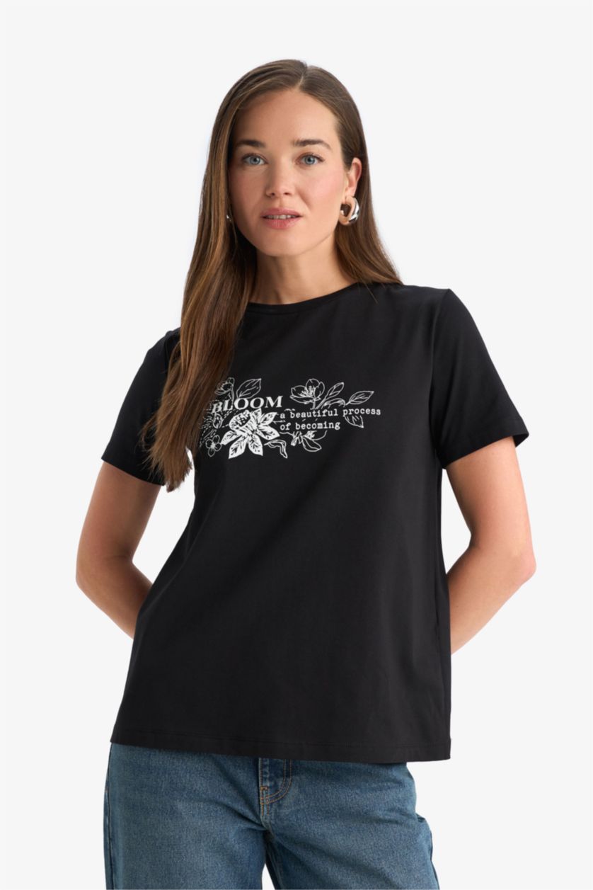 Woman Black Regular Fit Crew Neck Floral Cotton T-Shirt