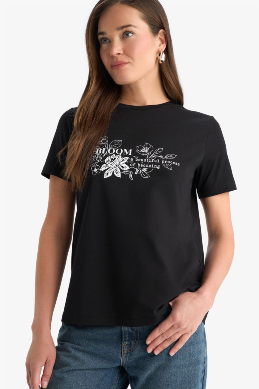 Woman Black Regular Fit Crew Neck Floral Cotton T-Shirt