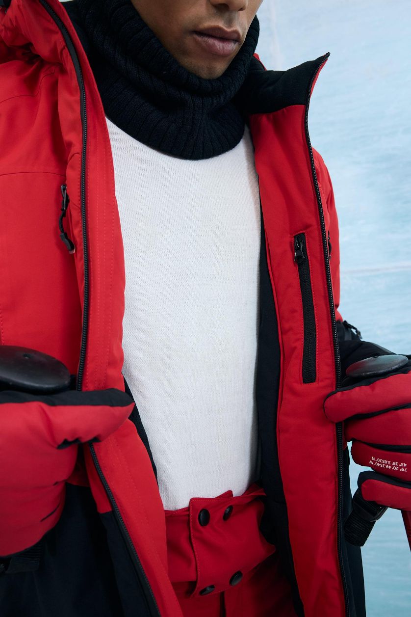 Erkek Kırmızı Su İtici Slim Fit Dar Kesim Kapüşonlu Fermuarlı Kayak Montu