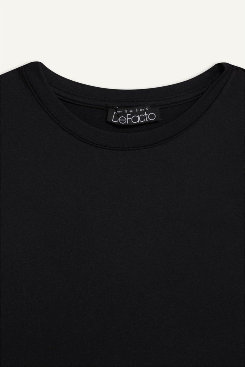 Woman Black Fitted Crew Neck Short Sleeve Black T-Shirt