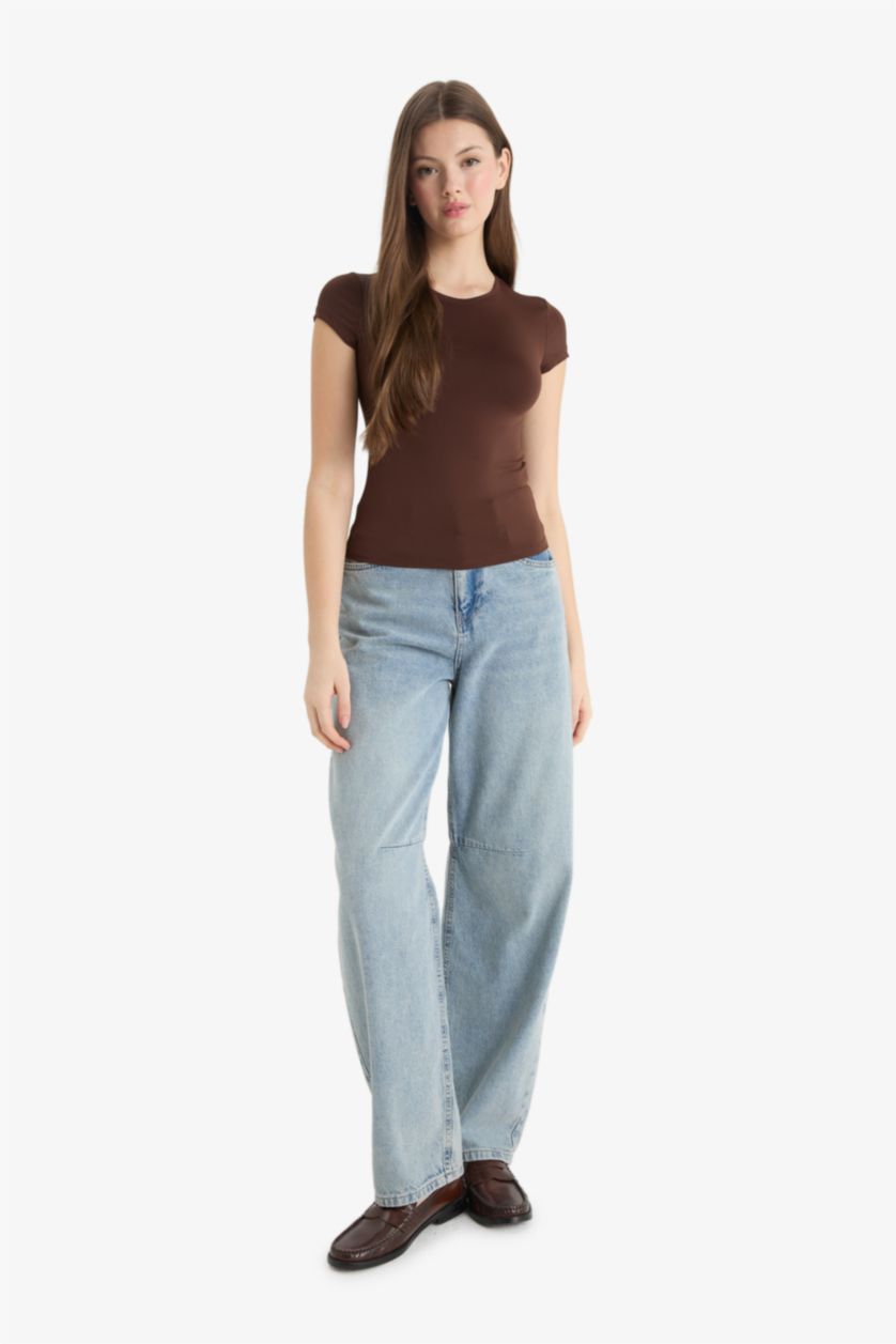 Kadın Açık Kahve Fıtted Bisiklet Yaka Kısa Kollu Tişört