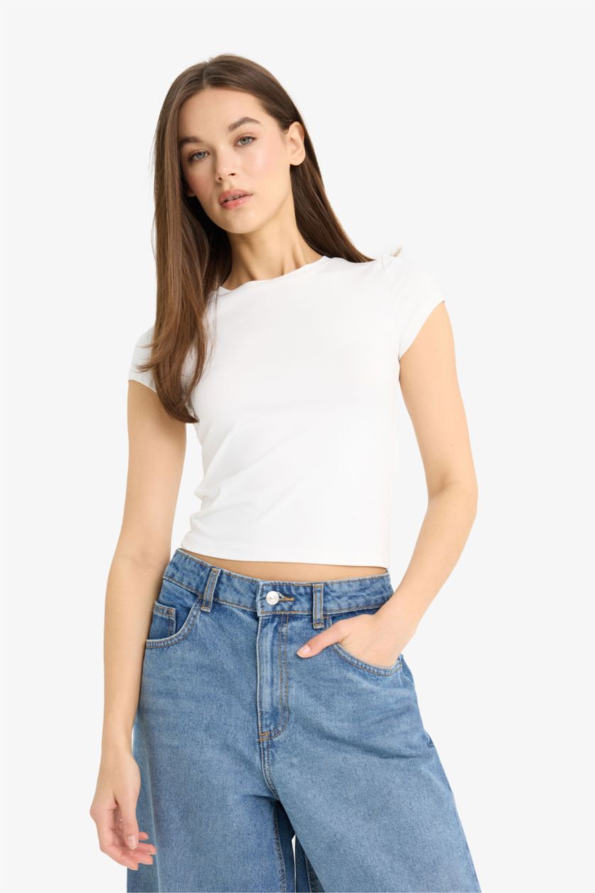 Kadın Kırık Beyaz Fitted Bisiklet Yaka Basic Düz Kısa Kollu Tişört