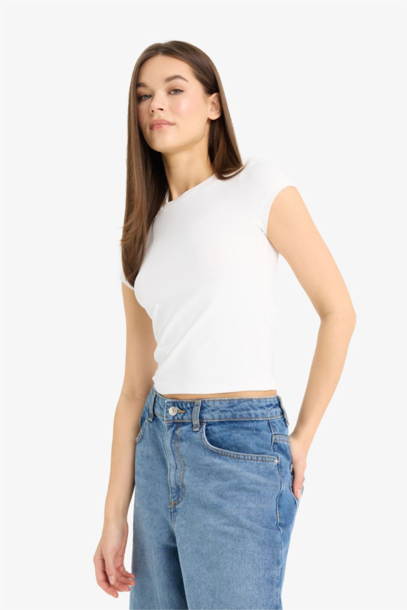 Kadın Kırık Beyaz Fitted Bisiklet Yaka Basic Düz Kısa Kollu Tişört