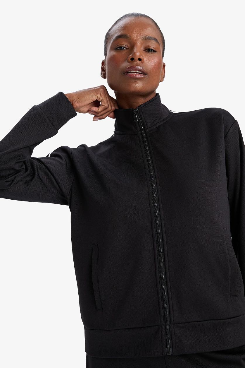 حريمي أسود كارديجان رياضي قصة عادية بياقة عالية وبطانة ناعمة من DeFactoFit