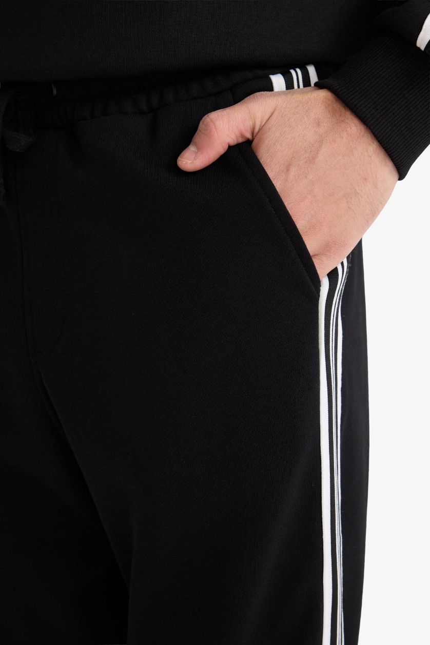 Erkek Siyah Regular Fit Cepli Eşofman Altı