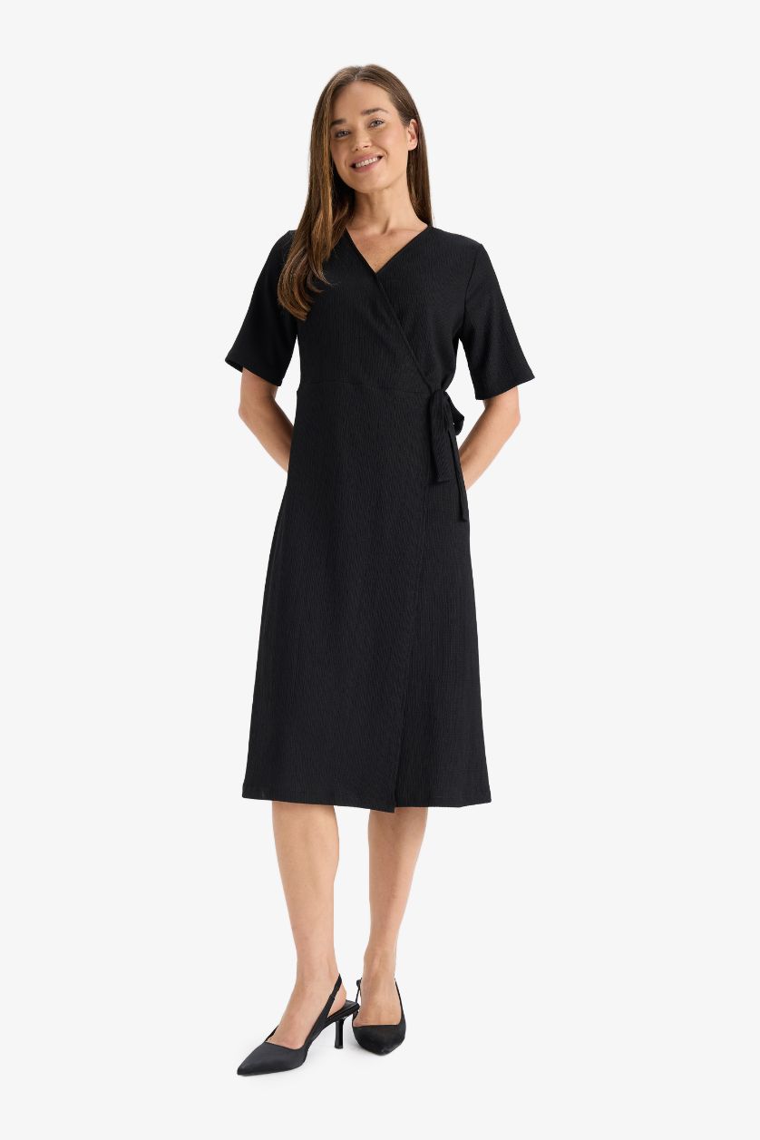 Woman Black Regular Fit V-Neck Dress