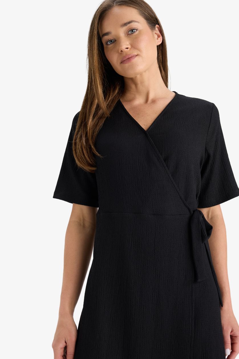 Woman Black Regular Fit V-Neck Dress