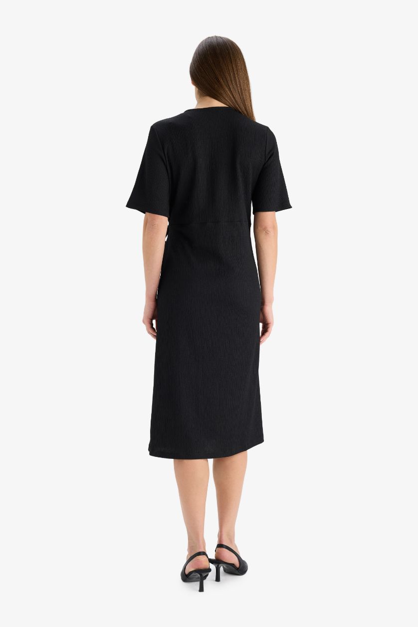 Woman Black Regular Fit V-Neck Dress