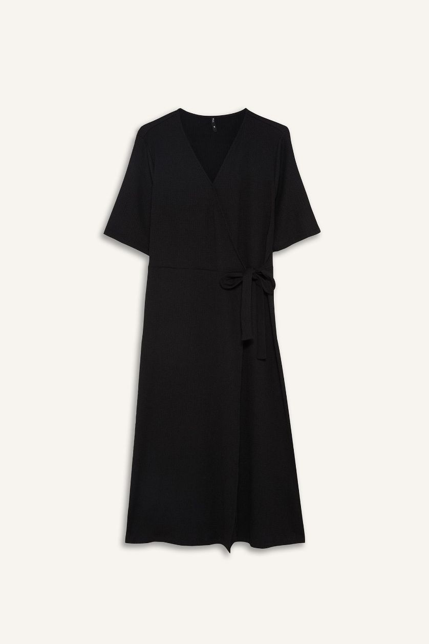 Woman Black Regular Fit V-Neck Dress